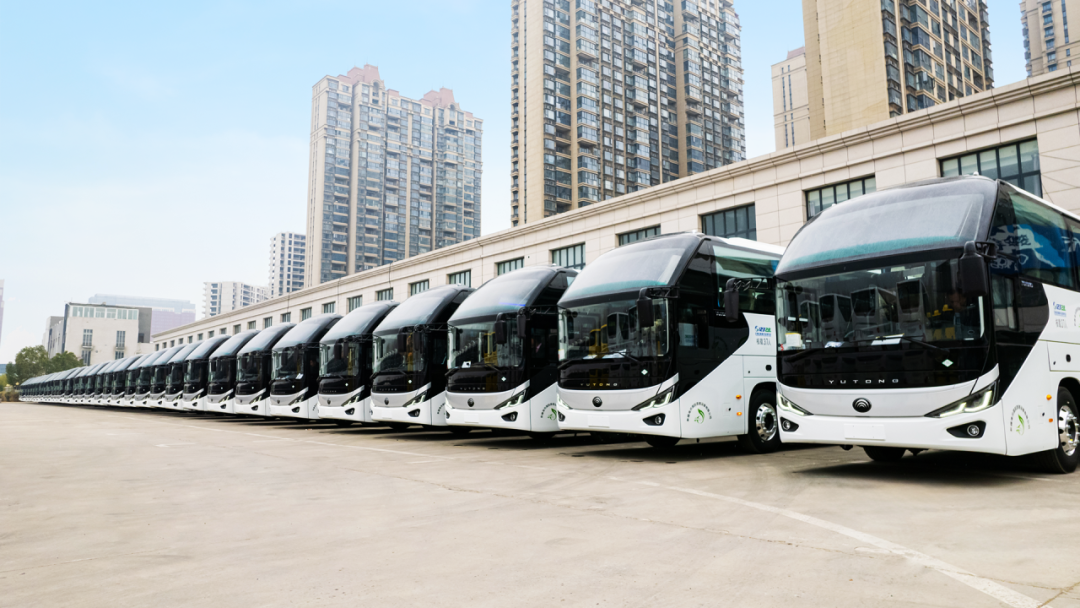 行業(yè)最大批量！宇通100輛高端旅游客車交付新疆