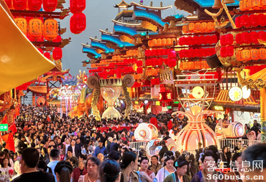 行業(yè)最大批量！宇通100輛高端旅游客車交付新疆