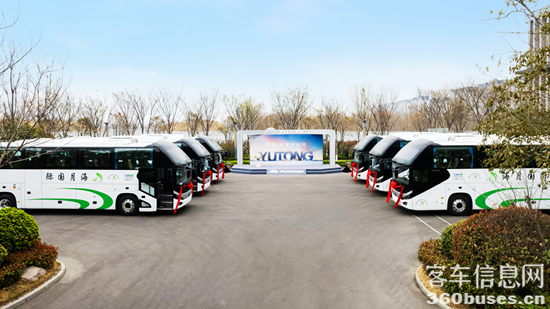 行業(yè)最大批量！宇通100輛高端旅游客車交付新疆