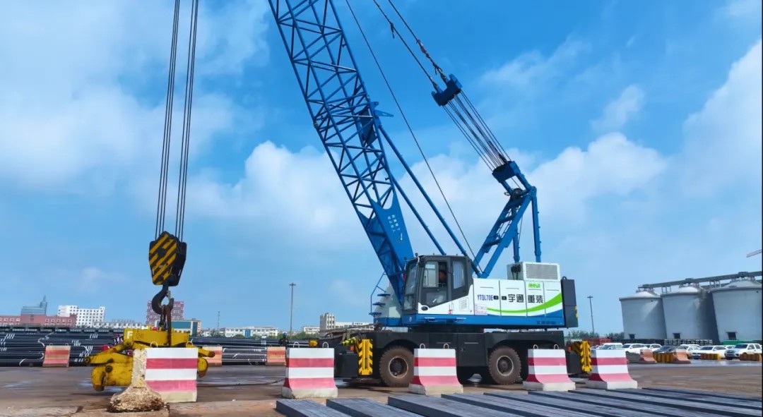 宇通純電動(dòng)港口輪胎起重機(jī)：以硬核三電技術(shù)，護(hù)航港口綠色高效作業(yè)