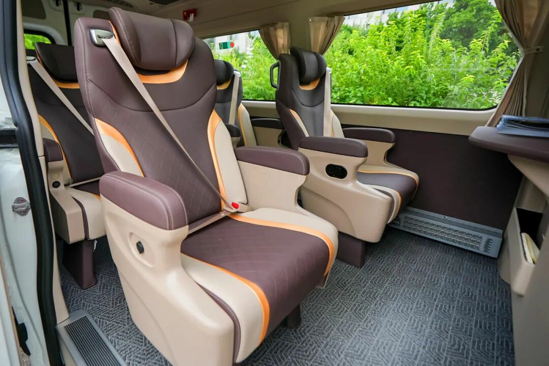 實力共鑒！宇通天駿V6E榮獲“2025年度用戶信賴引領(lǐng)獎”