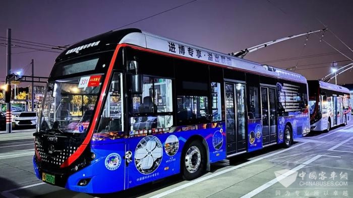 7屆“全勤生” 宇通再一次實(shí)力護(hù)航進(jìn)博會